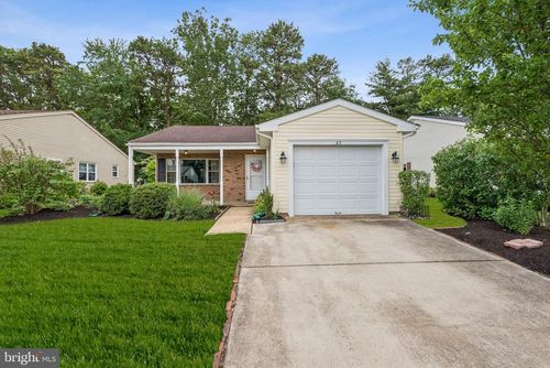 23 Dorchester Dr, Southampton, NJ, 08088-1325 | Card Image
