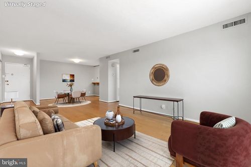 2-1004-8315 N Brook Ln, BETHESDA, MD, 20814-2666 | Card Image