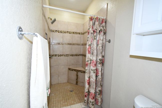 8389 E Loop 1604 S, House other with 5 bedrooms, 5 bathrooms and null parking in Adkins TX | Image 51