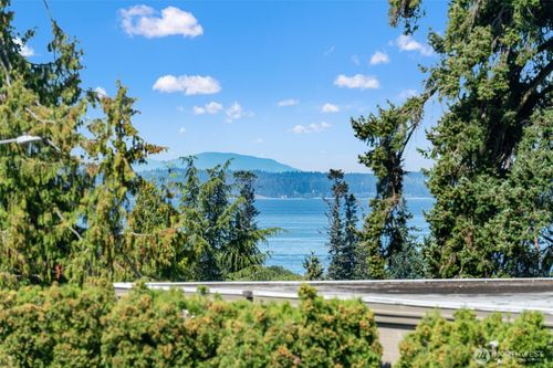 apt-34-500 Elm Way, Edmonds, WA, 98020-4630 | Card Image