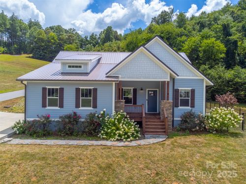 7 N Sundrops Trl, Cullowhee, NC, 28723-1547 | Card Image