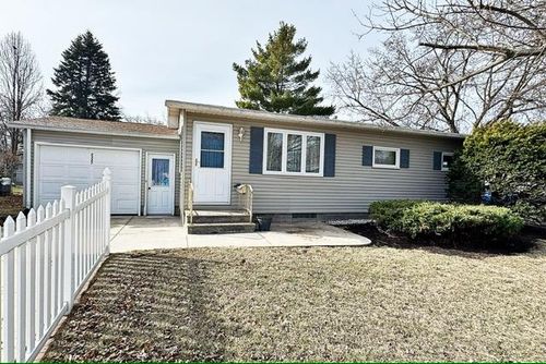 2327 20th Ave N, Fort Dodge, IA, 50501-7820 | Card Image