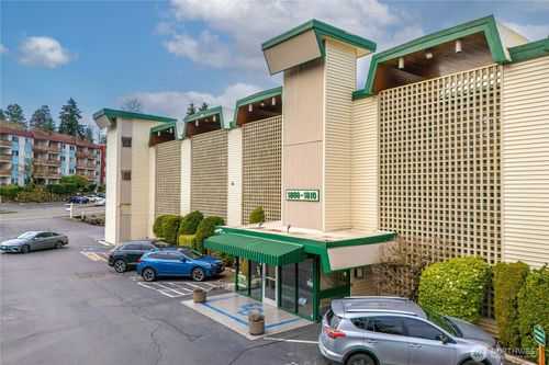 apt-104-1808 S 118th St, Seattle, WA, 98168-1297 | Card Image