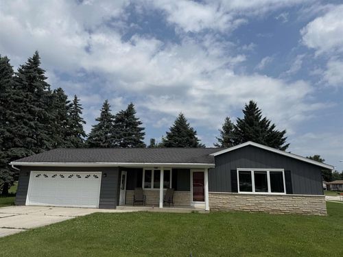 1600 Hickory Lane, New Holstein, WI, 53061 | Card Image