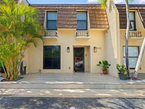 38-3809 Ne 167th St, North Miami Beach, FL, 33160-3540 | Card Image