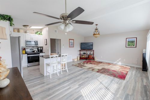 49 Campbell St, Patchogue, NY, 11772-3606 | Card Image
