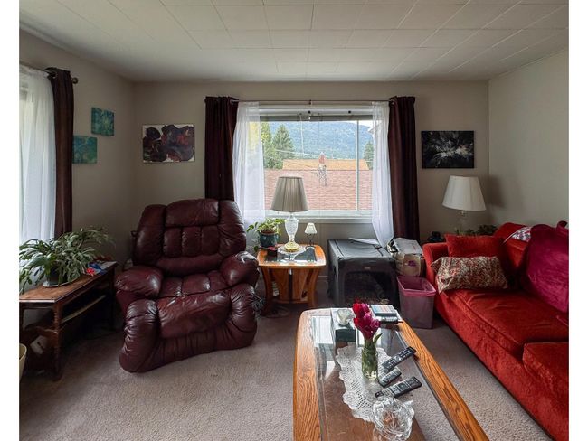 909 Innes St, House other with 3 bedrooms, 1 bathrooms and null parking in Nelson BC | Image 6