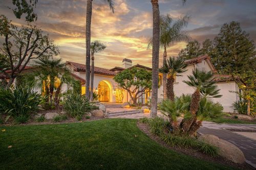 1530 W Moraga Rd, Fresno, CA, 93711-0586 | Card Image