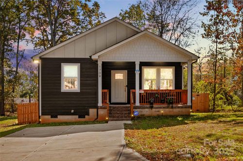 1709 Younger Ave, Statesville, NC, 28677-4965 | Card Image