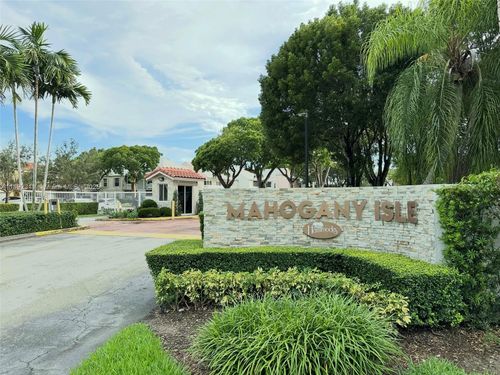 apt-201d-10521 Mahogany Key Cir, Miami, FL, 33196-2407 | Card Image