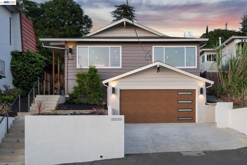 3009 Broadmoor Vw, Oakland, CA, 94605-5311 | Card Image