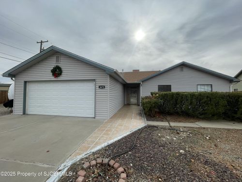 3475 Highland View Dr, Farmington, NM, 87402-8322 | Card Image