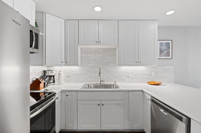 104 Cove E, Condo with 3 bedrooms, 2 bathrooms and null parking in Horseshoe Bay TX | Image 11