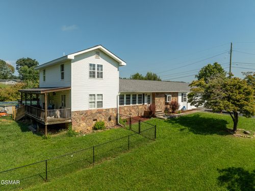 920 Oakwood Dr, Dandridge, TN, 37725-4726 | Card Image