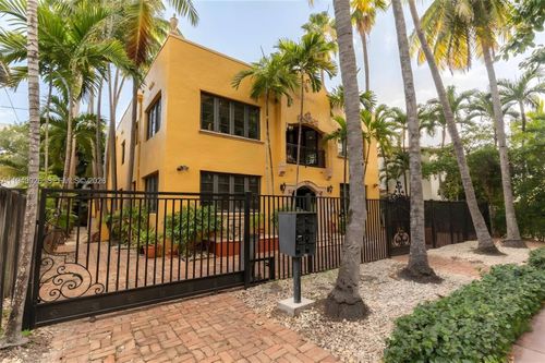 632 15th St, Miami Beach, FL, 33139-3512 | Card Image