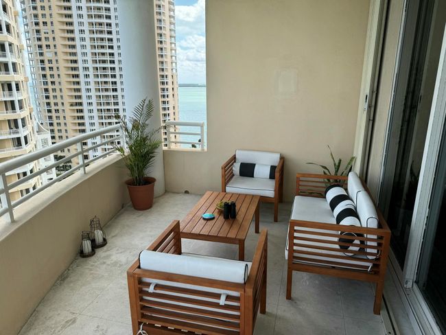 APT-1912 - 888 Brickell Key Dr, Condo with 2 bedrooms, 3 bathrooms and null parking in Miami FL | Image 13