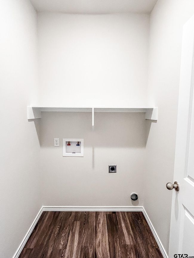 200 S Rainbow Dr, House other with 4 bedrooms, 2 bathrooms and null parking in Whitehouse TX | Image 13