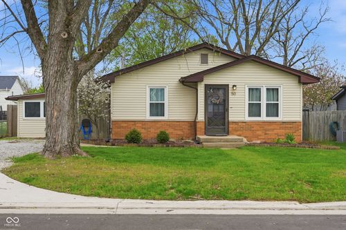 50 S West St, Bargersville, IN, 46106-8995 | Card Image