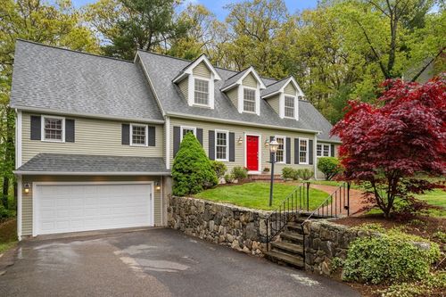 11 Green Way, Wayland, MA, 01778-2615 | Card Image
