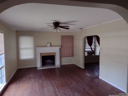 415 North Dr, San Antonio, TX, 78201-3727 | Card Image