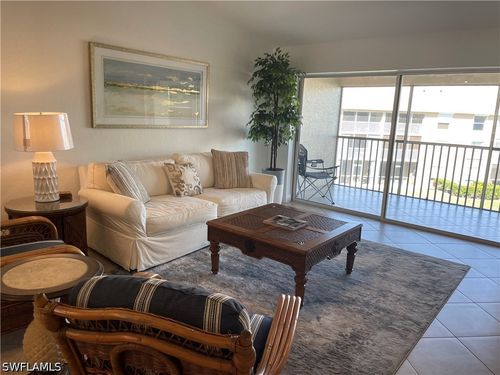 c-305-9640 Victoria Ln, NAPLES, FL, 34109-8610 | Card Image