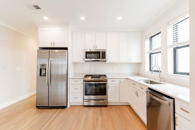 UNIT-1 - 281 Lamartine St, Condo with 4 bedrooms, 2 bathrooms and 1 parking in Boston MA | Image 5