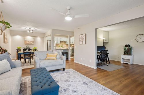 apt-312-5643 Green Circle Dr, Minnetonka, MN, 55343-9655 | Card Image
