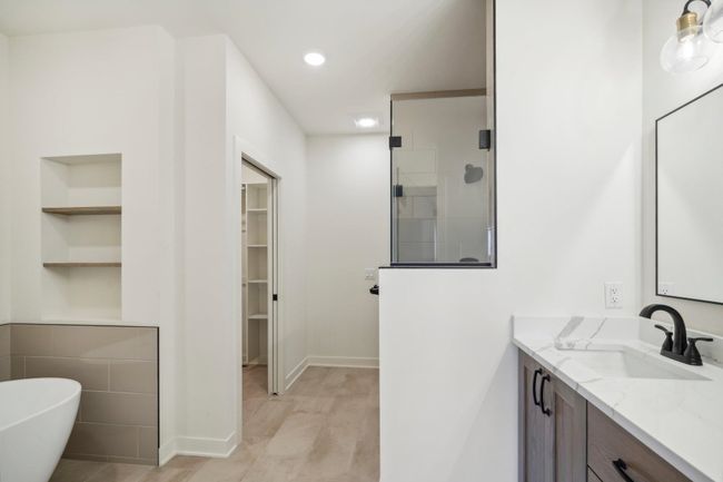 6479 Ridge View Way, Condo with 2 bedrooms, 2 bathrooms and null parking in Deforest WI | Image 27