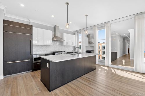 unit-1304-100 Garvies Point Rd, Glen Cove, NY, 11542-5000 | Card Image