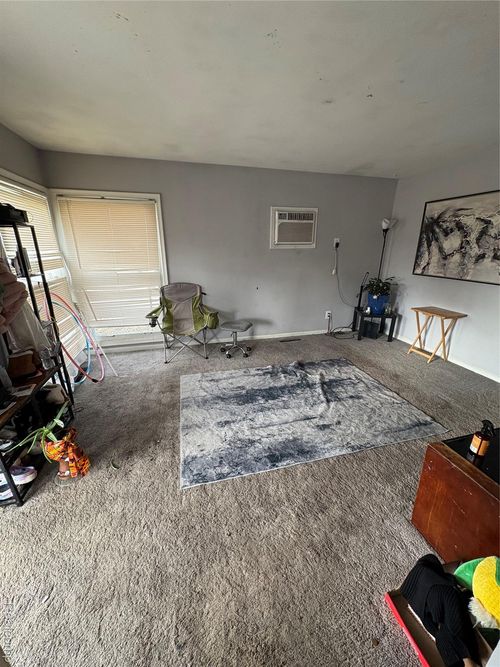 35820 Hazelwood St, Westland, MI, 48186-4138 | Card Image