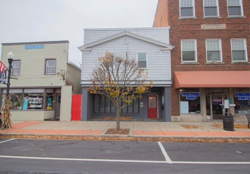 108 S Main St, Plainwell, MI, 49080-1776 | Card Image