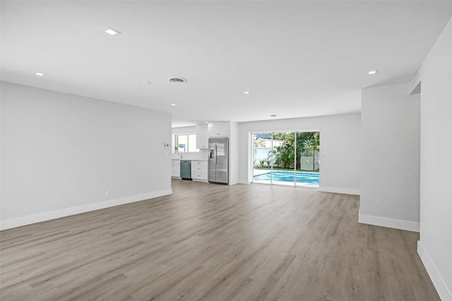 2111 Ne 35 Th St, House other with 3 bedrooms, 2 bathrooms and null parking in Lighthouse Point FL | Image 15