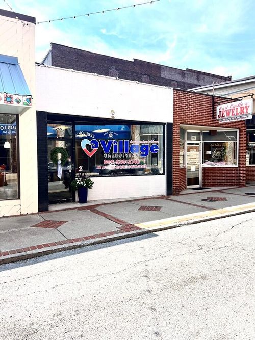 255 W Court St, Prestonsburg, KY, 41653-7725 | Card Image