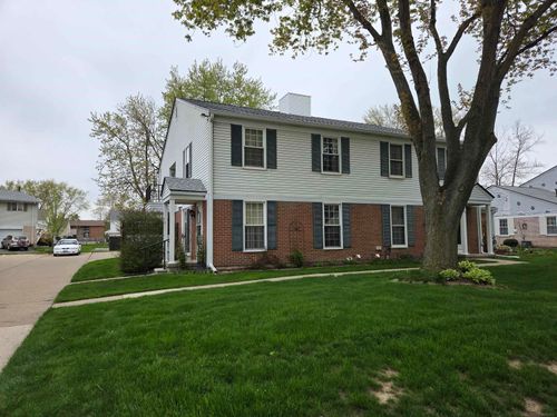 24675 Meadow Creek Drive, Harrison Charter Township, MI, 48045 | Card Image