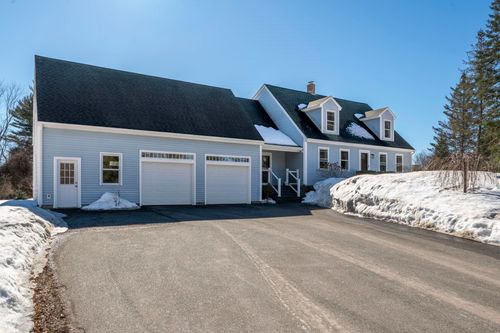 10 Autumn St, Goffstown, NH, 03045-1727 | Card Image