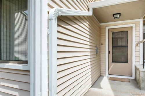 apt-i-96 Molly Pitcher Ln, Yorktown Heights, NY, 10598-1551 | Card Image
