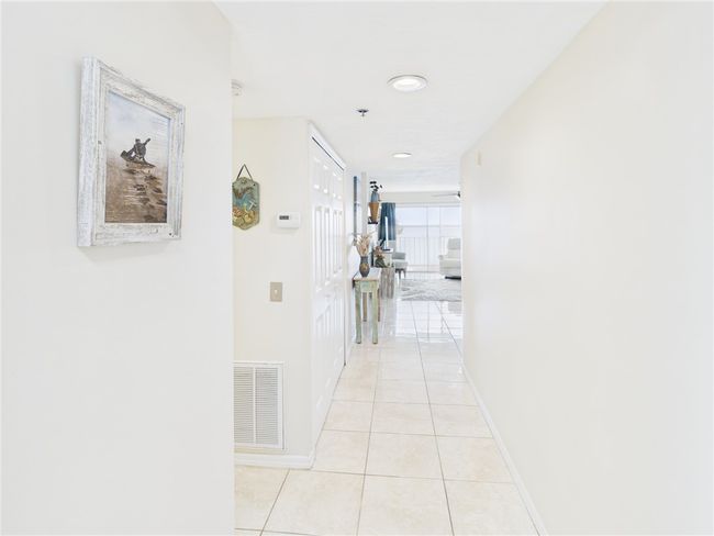 6039 - 6039 River Run Dr, House attached with 2 bedrooms, 2 bathrooms and null parking in Sebastian FL | Image 11
