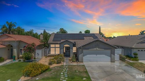 8604 Winlock St, Bakersfield, CA, 93312 | Card Image