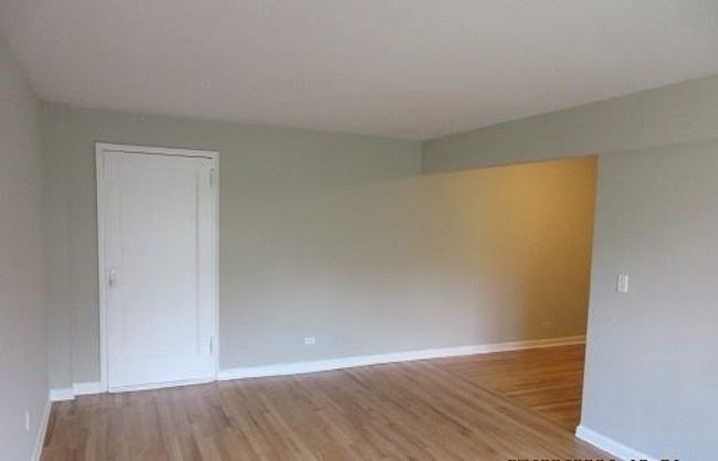 View of empty room | Image 4