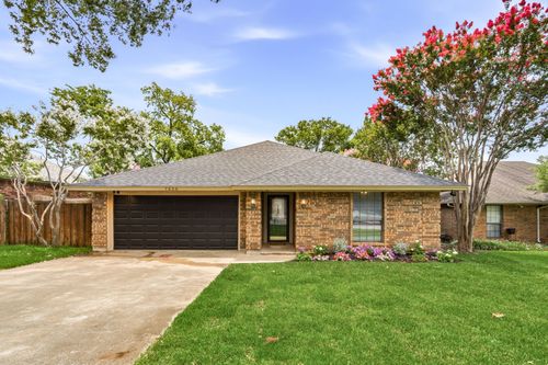7520 Jamie Renee Ln, North Richland Hills, TX, 76182-4645 | Card Image