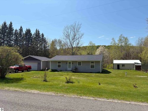 16402 Big Four Rd, Bear Lake, MI, 49614-9305 | Card Image