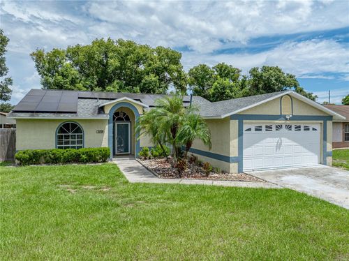 109 Rebecca Dr Ne, WINTER HAVEN, FL, 33881-2779 | Card Image