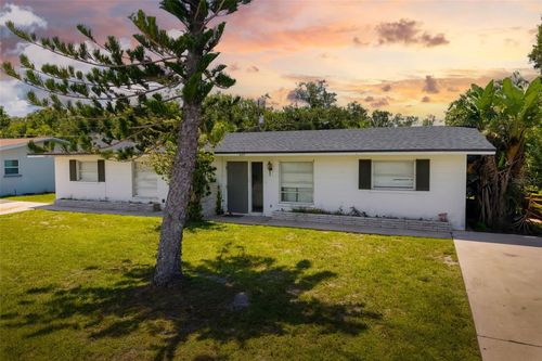 460 Briarwood Rd, VENICE, FL, 34293-3212 | Card Image