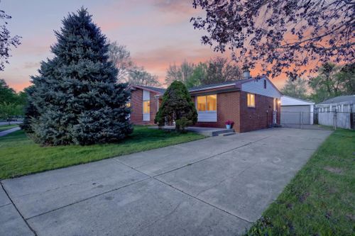 11137 Jackson St, Van Buren Township, MI, 48111-3421 | Card Image