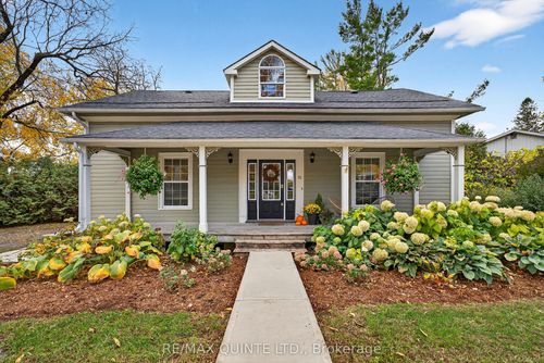 15 Talbot St, Picton, ON, K0K2T0 | Card Image