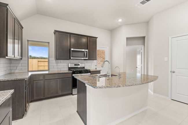 28818 Bobcat Run Dr, House other with 3 bedrooms, 2 bathrooms and 2 parking in New Caney TX | Image 5