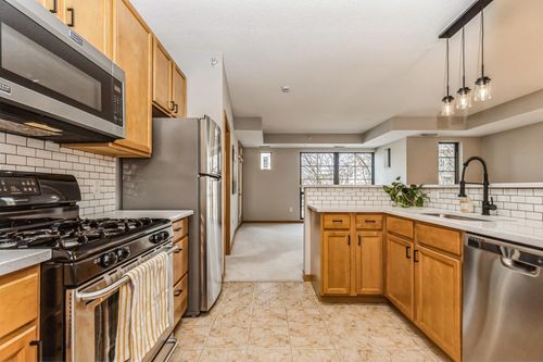 apt-302-2565 Franklin Ave, Saint Paul, MN, 55114-3000 | Card Image