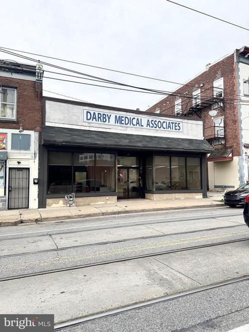869 Main St, DARBY, PA, 19023-2105 | Card Image