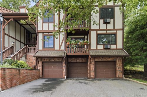 66 Foxwood Circle, Mount Kisco, NY, 10549 | Card Image