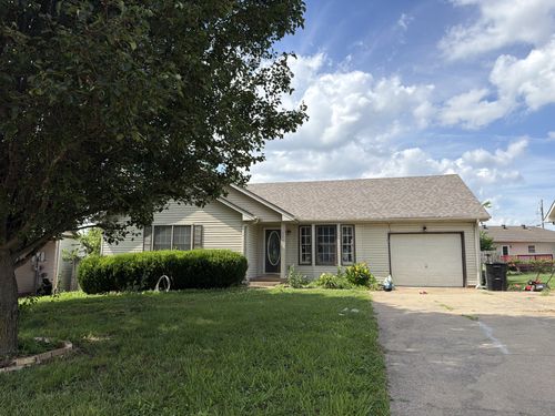3267 S Senseney Cir, Clarksville, TN, 37042-8120 | Card Image